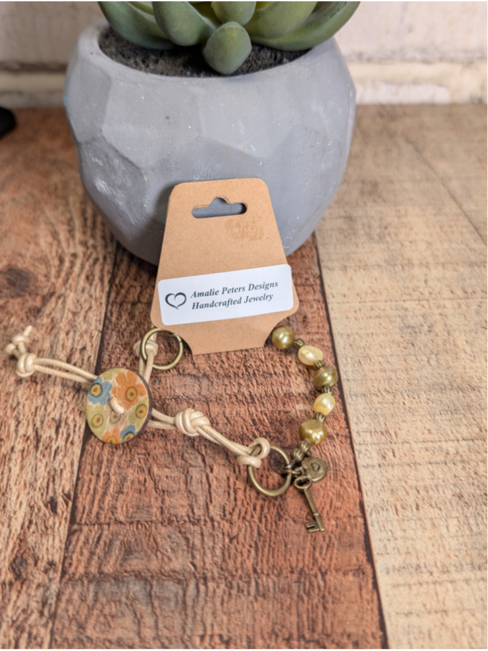NEW Artisan Boho Green Yellow Pearl Gold Knotted Leather Cord Button Bracelet